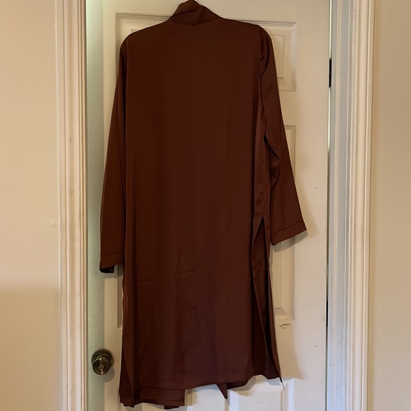 Duster - Picture 4 of 4